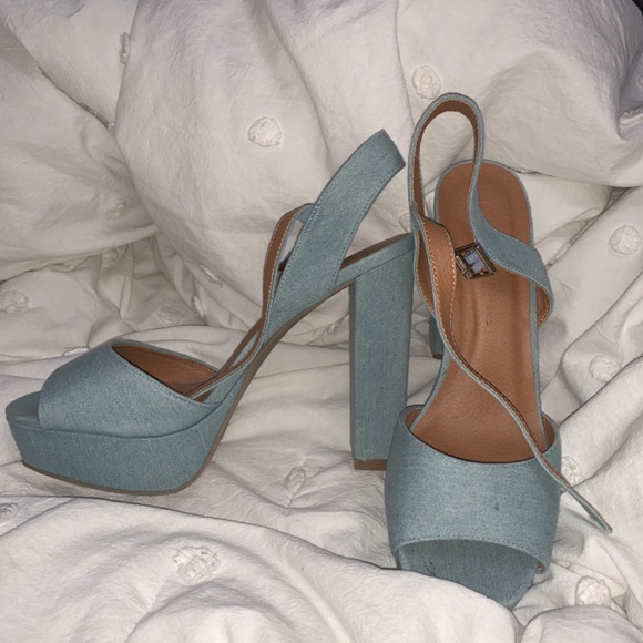 High heels - Picture 2 of 3